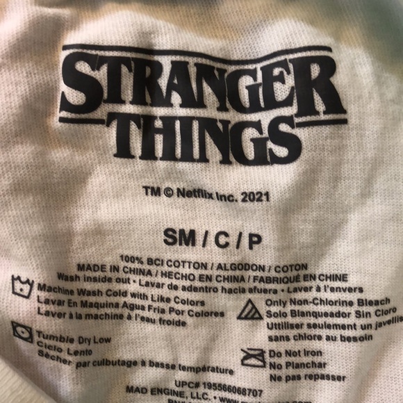Stranger Things shirt - Picture 2 of 3